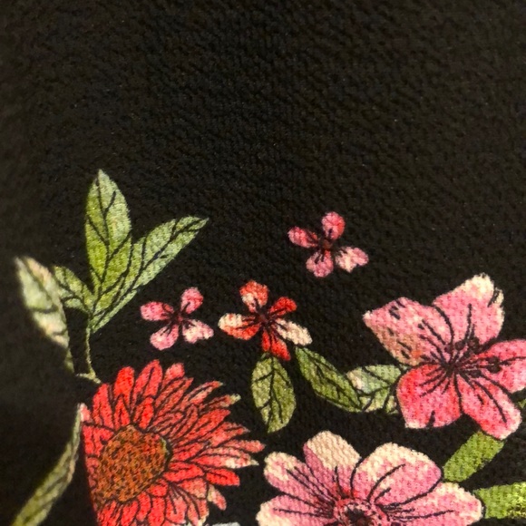 Beautiful floral kimono. - Picture 7 of 14